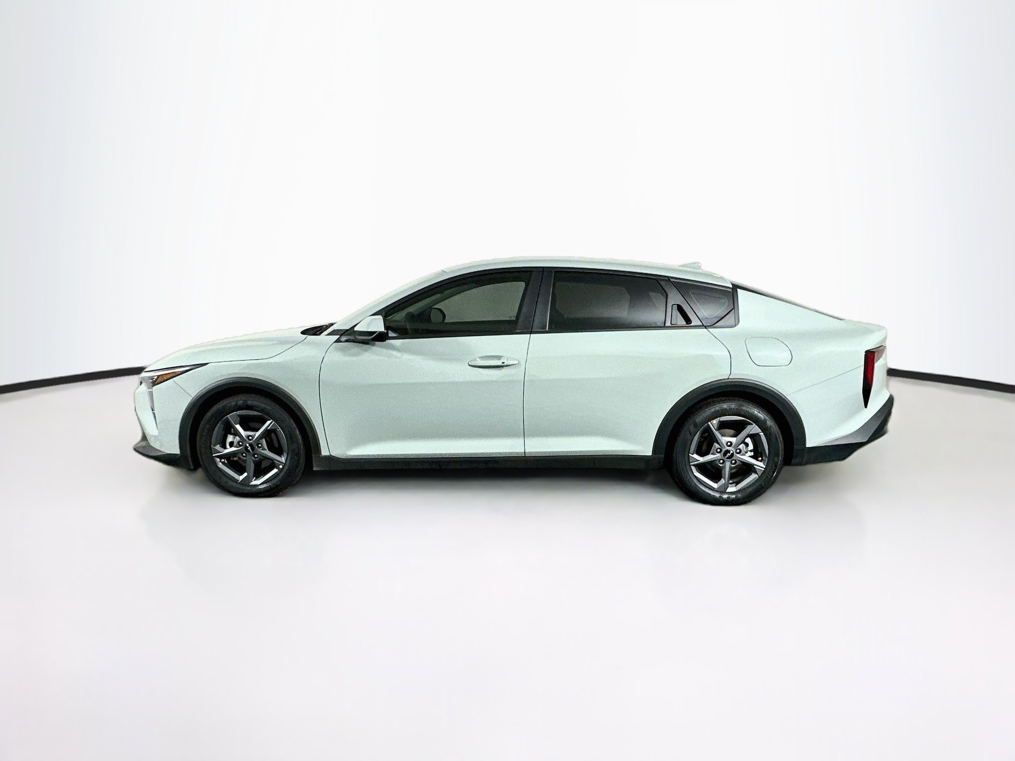Used 2026 Kia K4 FWD image 4