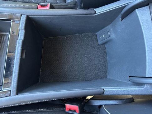 Used 2025 Volkswagen Atlas SE image 42