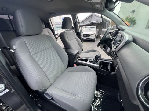 Used 2022 Toyota Tacoma SR5 RWD image 36