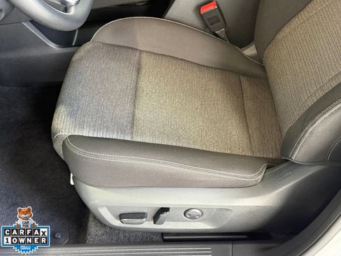 Used 2023 Nissan Rogue SV AWD/4WD image 2