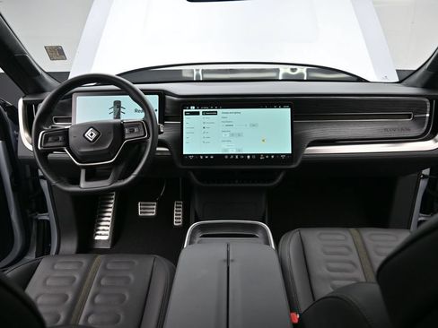Used 2023 Rivian R1S Adventure AWD/4WD image 25