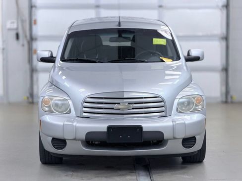 Used 2010 Chevrolet HHR LT FWD image 2