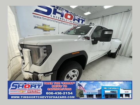 New 2026 GMC Sierra 3500 SLE w/ SLE Value Package AWD/4WD image 1