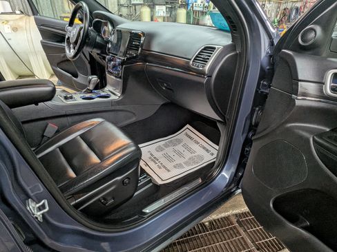 Used 2021 Jeep Grand Cherokee Limited w/ Trailer Tow Group IV image 5