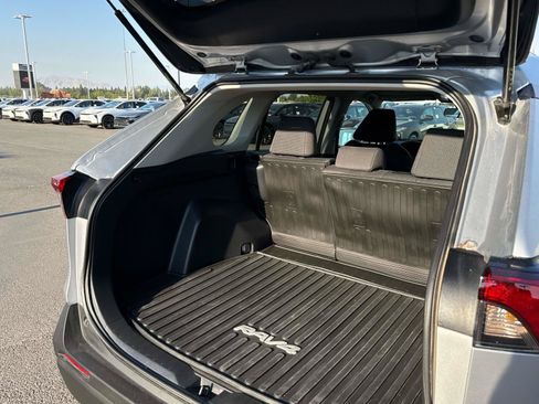 Used 2024 Toyota RAV4 LE AWD/4WD image 15