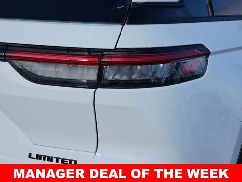 Used 2023 Jeep Grand Cherokee Limited w/ Luxury Tech Group II image 41