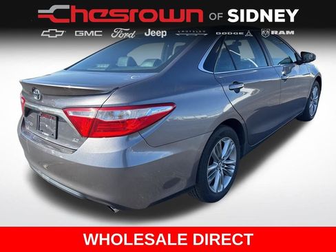 Used 2016 Toyota Camry SE w/ Moonroof Package image 5