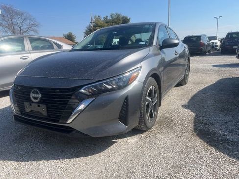 Used 2024 Nissan Sentra SV image 1