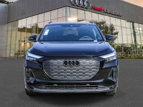 Used 2025 Audi Q4 e-tron Premium Plus w/ Premium Plus image 6