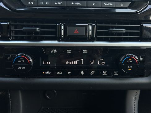 Used 2025 Nissan Pathfinder SV w/ SV Premium Package FWD image 22