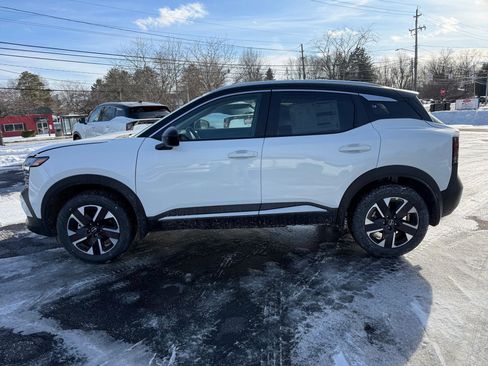 New 2026 Nissan Kicks SV w/ SV Premium Package image 9