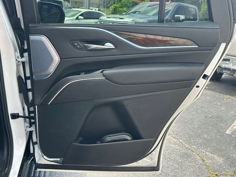 Used 2024 Cadillac Escalade Sport Platinum w/ LPO, ONYX Package AWD/4WD image 16
