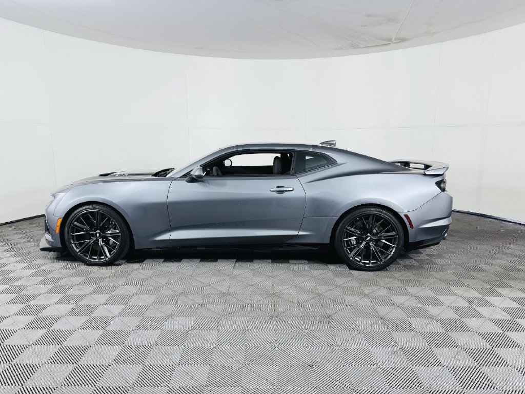 Used 2019 Chevrolet Camaro ZL1 w/ LPO, ZL1 Protection Package RWD image 5