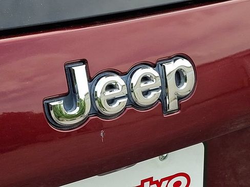 Certified 2020 Jeep Cherokee Latitude Plus w/ Cold Weather Group AWD/4WD image 30