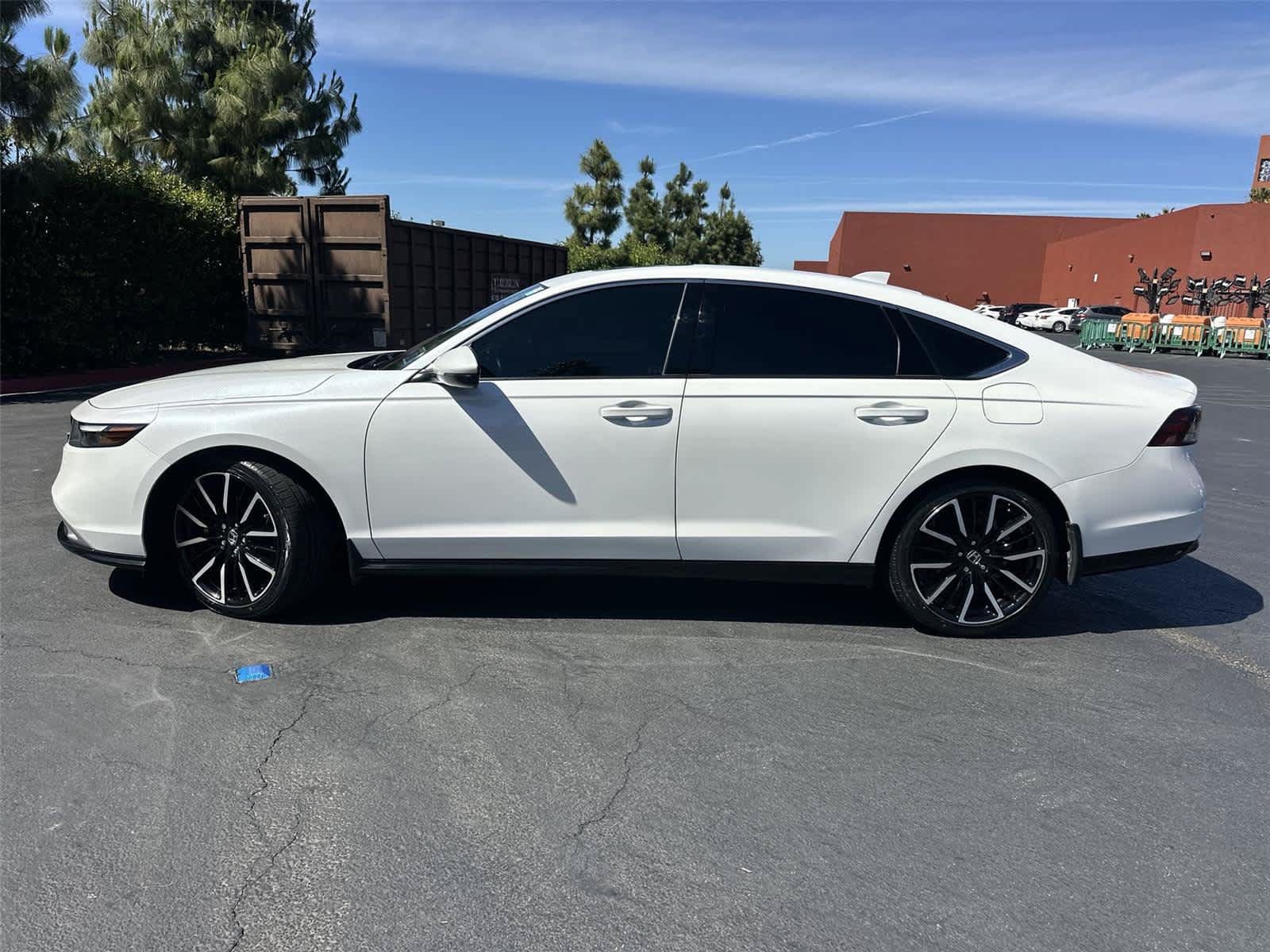Used 2025 Honda Accord Touring image 3