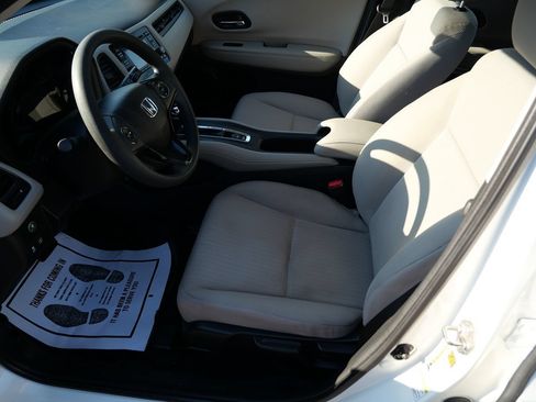 Used 2016 Honda HR-V LX image 10