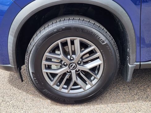 Used 2023 Nissan Rogue S AWD/4WD image 8