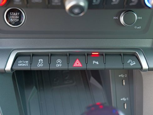 New 2025 Audi Q3 2.0T Premium image 19