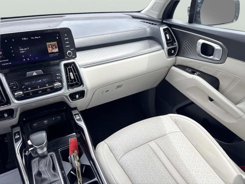Used 2023 Kia Sorento SX AWD/4WD image 12