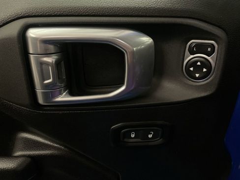 Used 2024 Jeep Wrangler Unlimited Sport AWD/4WD image 16
