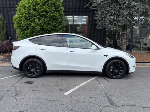 Used 2022 Tesla Model Y Long Range AWD/4WD image 21