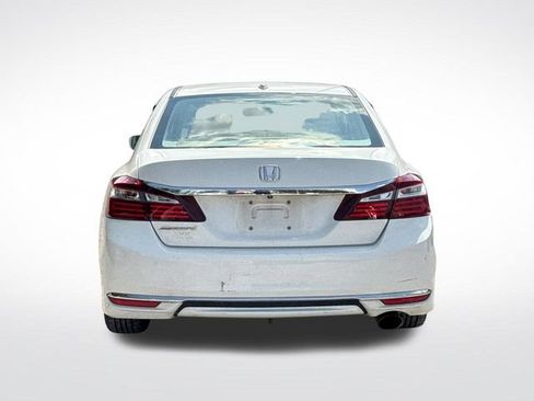 Used 2016 Honda Accord EX image 4