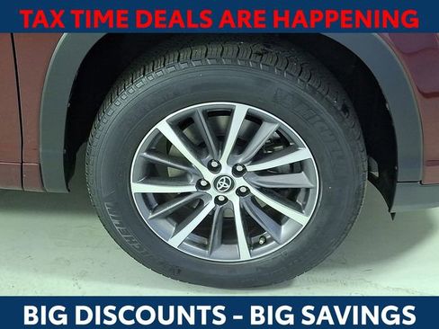 Certified 2018 Toyota Highlander XLE image 9