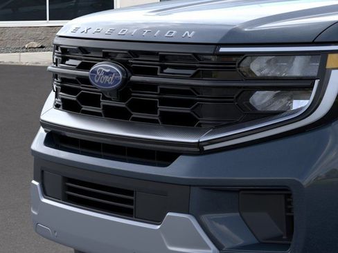 New 2026 Ford Expedition Max Platinum image 17