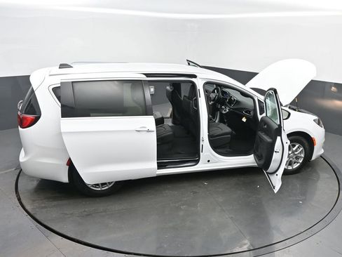 New 2026 Chrysler Voyager LX image 65