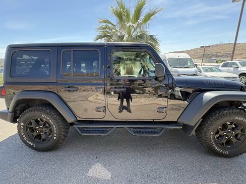 Used 2022 Jeep Wrangler Unlimited Sport AWD/4WD image 6