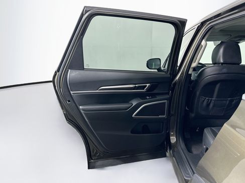 Used 2025 Kia Telluride S FWD image 27