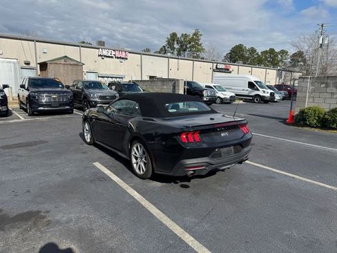 Used 2024 Ford Mustang GT Premium image 6