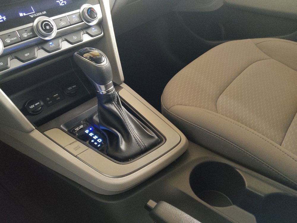 Used 2020 Hyundai Elantra SE FWD image 26