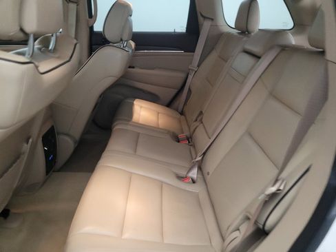 Used 2019 Jeep Grand Cherokee Overland image 18