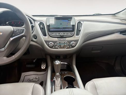 Used 2017 Chevrolet Malibu Premier w/ Premier Sun and Wheel Package FWD image 11