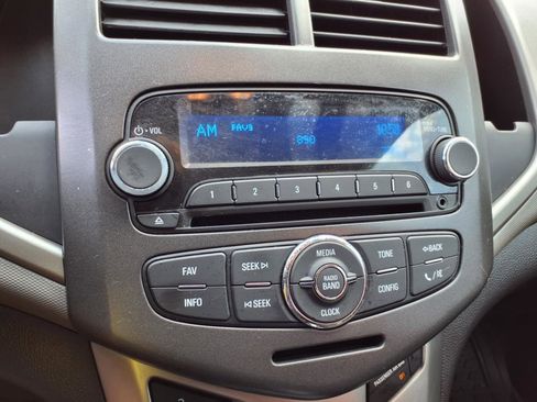 Used 2015 Chevrolet Sonic LT image 21