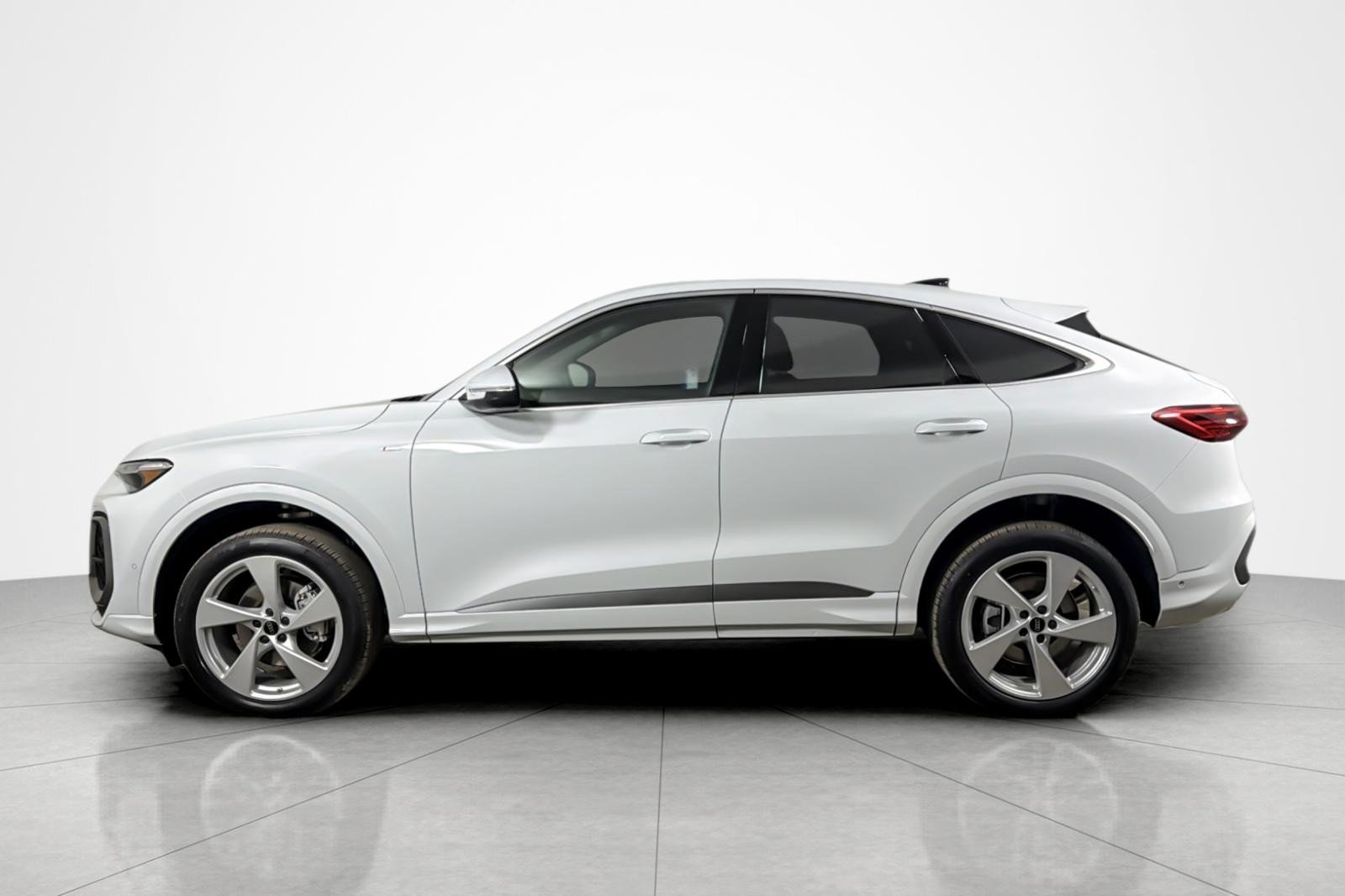 New 2026 Audi Q5 Premium Plus AWD/4WD image 3