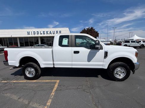 Used 2018 Ford F250 XL w/ Power Equipment Group AWD/4WD image 2