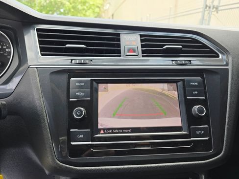 Used 2018 Volkswagen Tiguan S FWD image 21