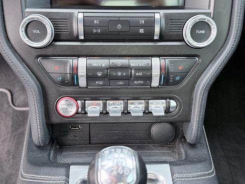Used 2021 Ford Mustang GT Premium w/ Equipment Group 401A RWD image 18