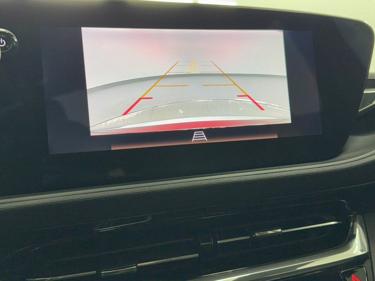 Used 2025 Buick Envista Avenir FWD image 24
