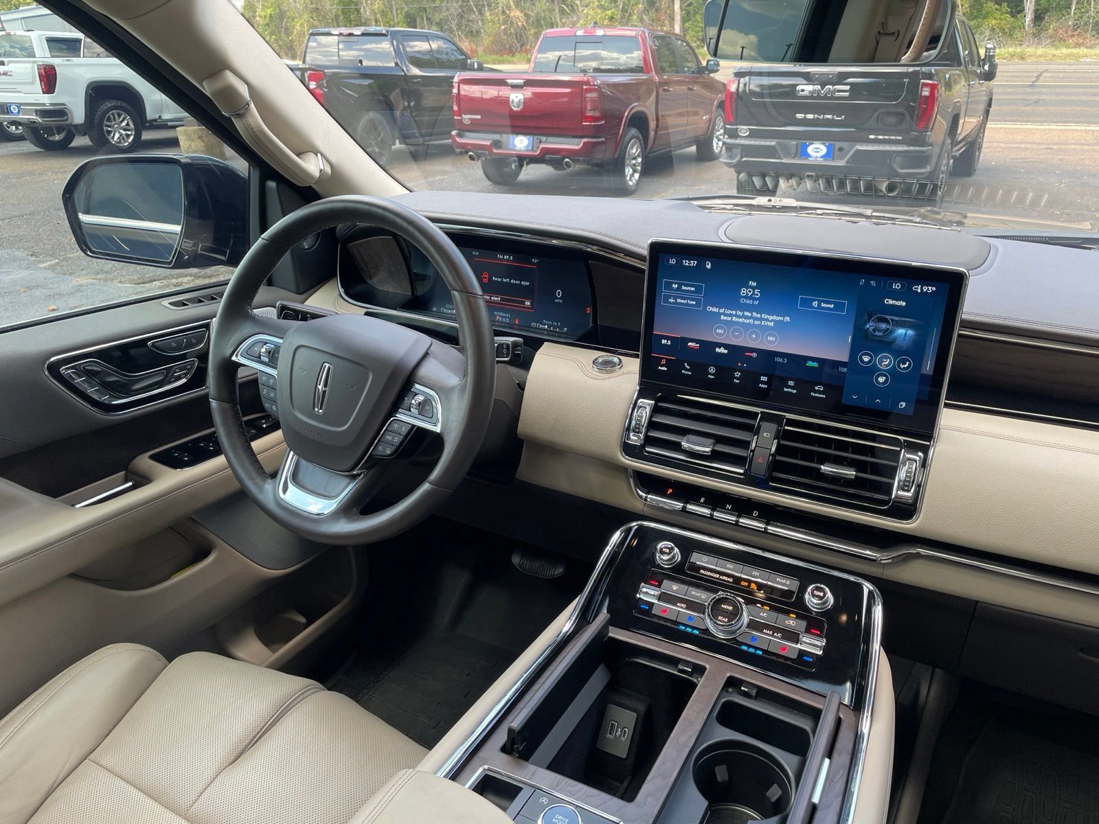 Used 2024 Lincoln Navigator Reserve AWD/4WD image 32