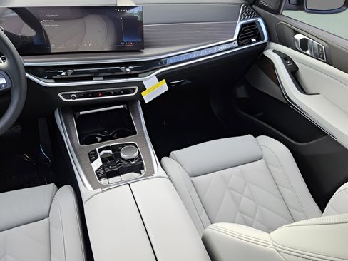 New 2026 BMW X5 sDrive40i w/ Premium Package image 13