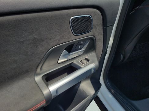 Certified 2024 Mercedes-Benz GLB 250 image 8