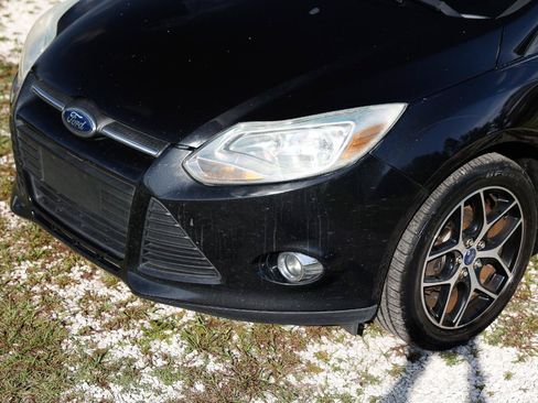 Used 2013 Ford Focus SE FWD image 24