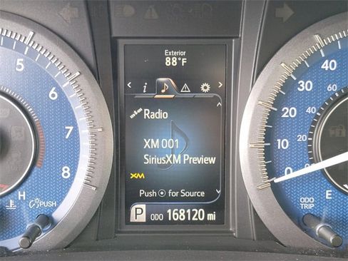 Used 2015 Toyota Sienna XLE image 21