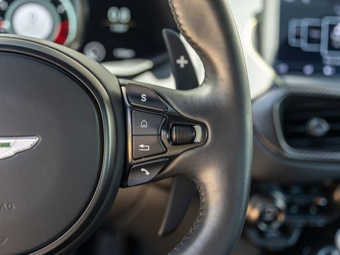 Used 2023 Aston Martin V8 Vantage Coupe RWD image 25