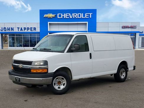 Used 2015 Chevrolet Express 2500 w/ Express Access Plus Package image 1