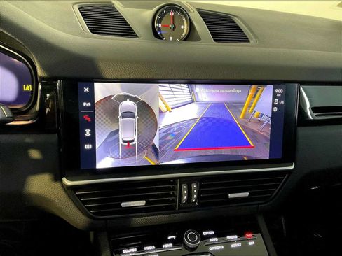 Certified 2023 Porsche Cayenne AWD/4WD image 31