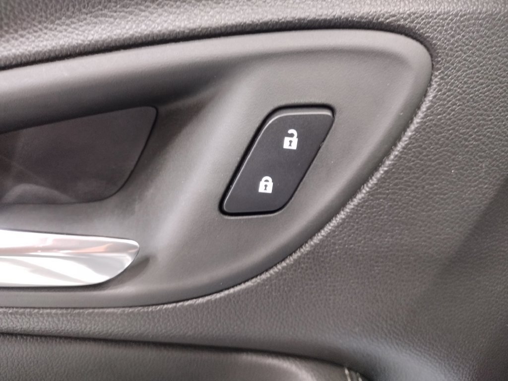 Used 2025 Buick Encore GX Preferred FWD image 16